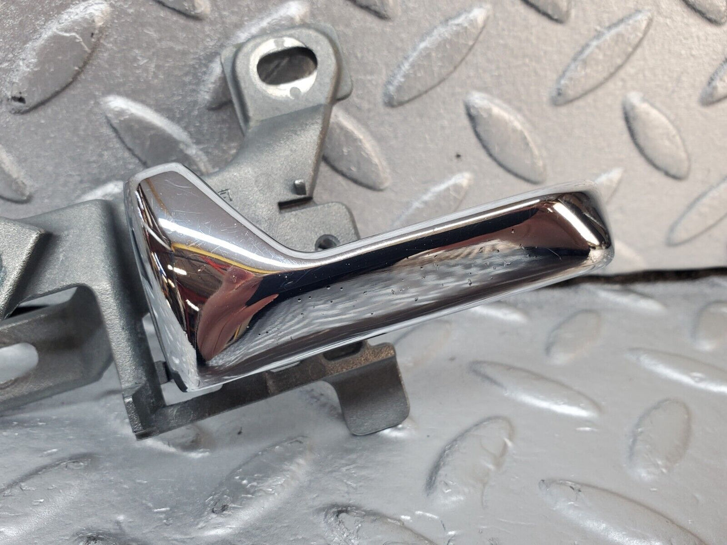 45561 Mercedes-Benz W126 420SE Left Door Interior Handle