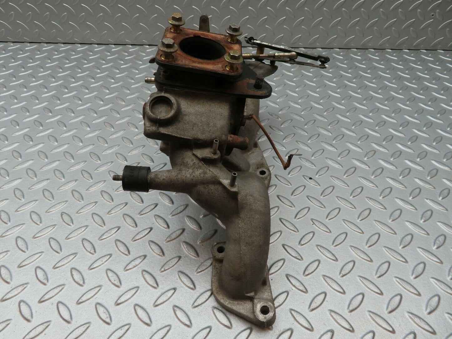 3961 Mercedes-Benz S123 200T Wagon Intake Manifold 1021411601