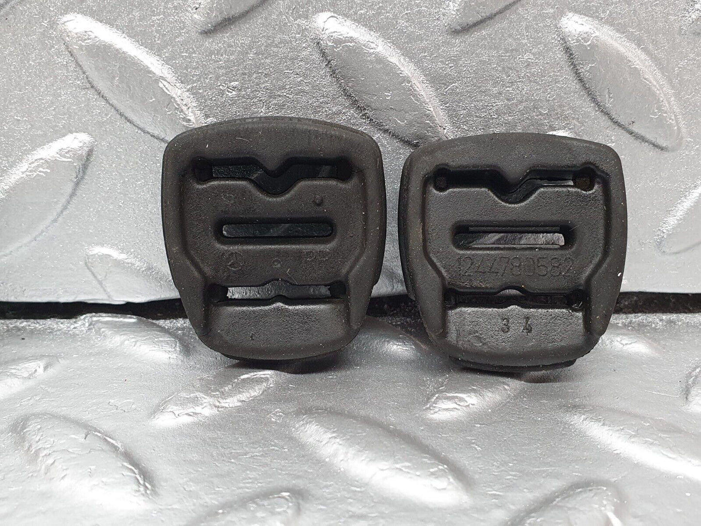 41845 Mercedes-Benz W202 C200 Fuel Pump Fuel Filter Rubber Bracket 1244780582