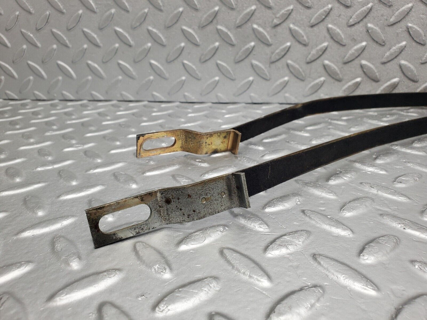 46404 Mercedes-Benz C123 280CE Coupe Heater Box Holder Strap