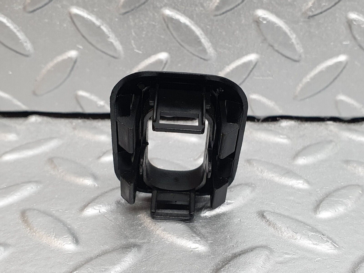 42046 Mercedes-Benz W202 C200 Window Switch Control Button Frame Housing 2028210159