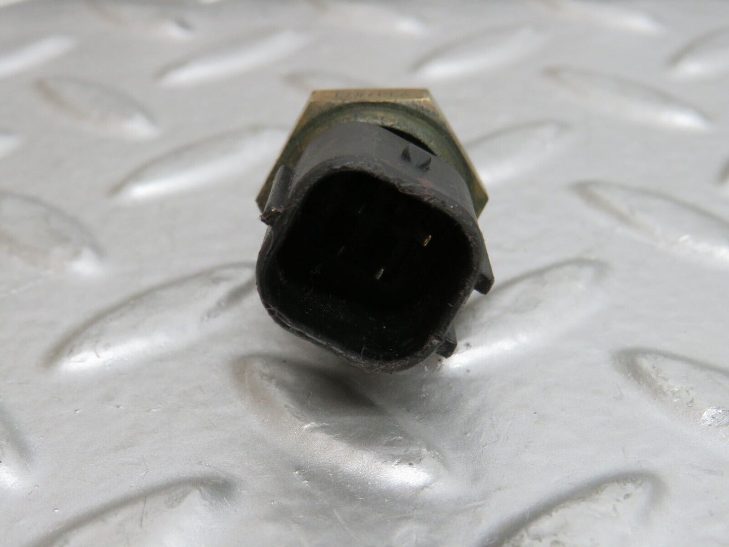 29175 Mercedes-Benz C124 320CE Coolant Temperature Sensor 0115425117