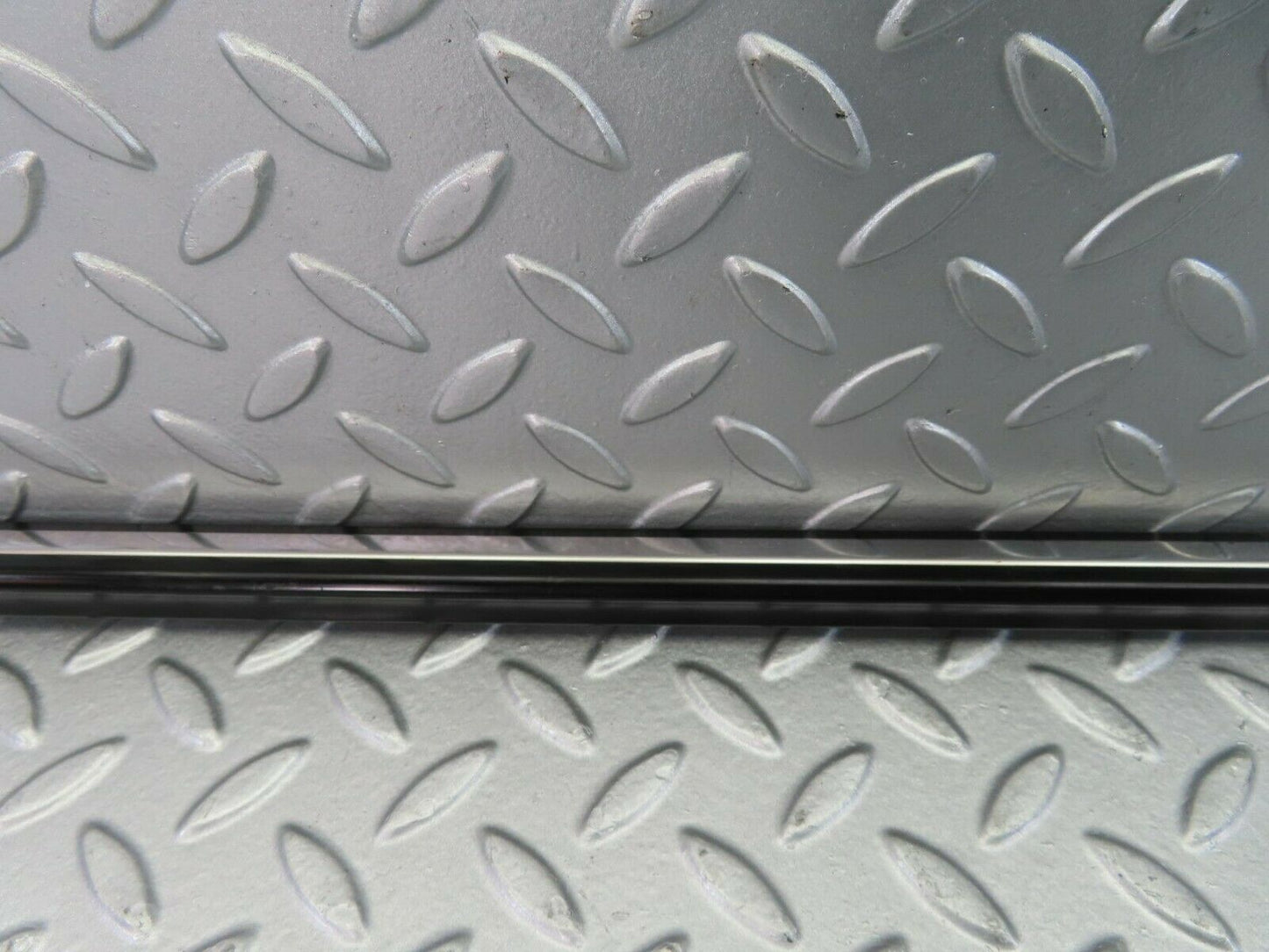 10244 Mercedes-Benz W123 Rear Left Door Centre Moulding Trim