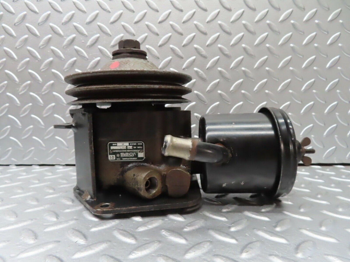 20659 Mercedes-Benz R107 450SL Coupe Power Steering Pump Vickers Type 01