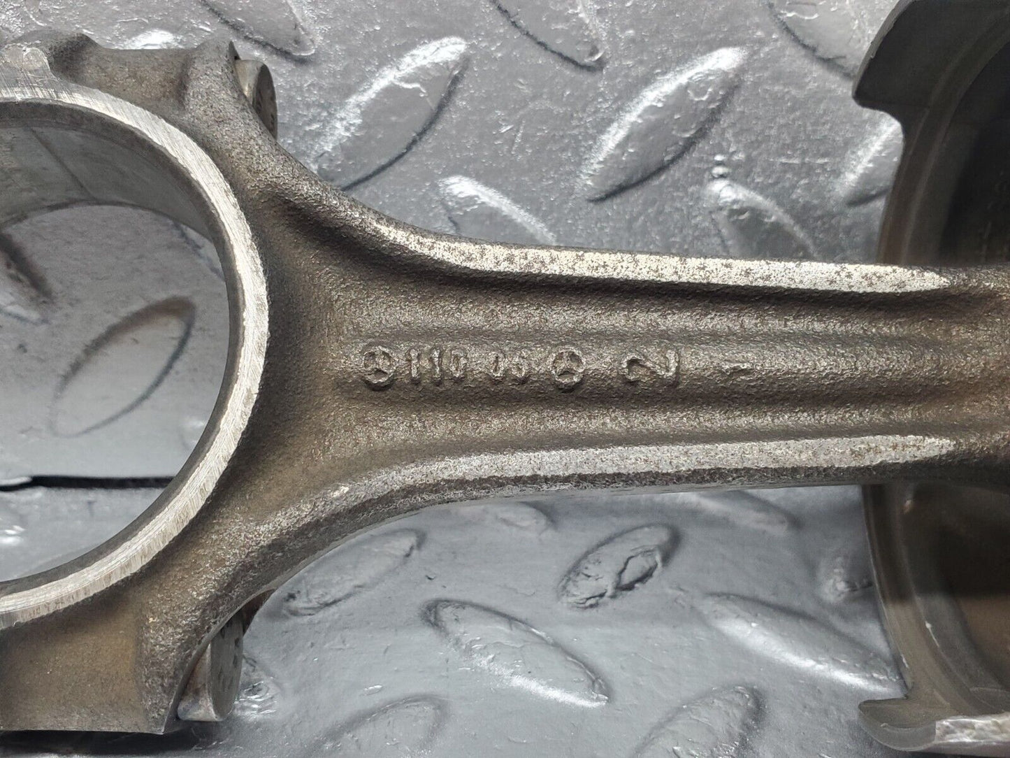 44301 Mercedes-Benz W123 280E Piston With Connecting Rod 85.985Mm 11005