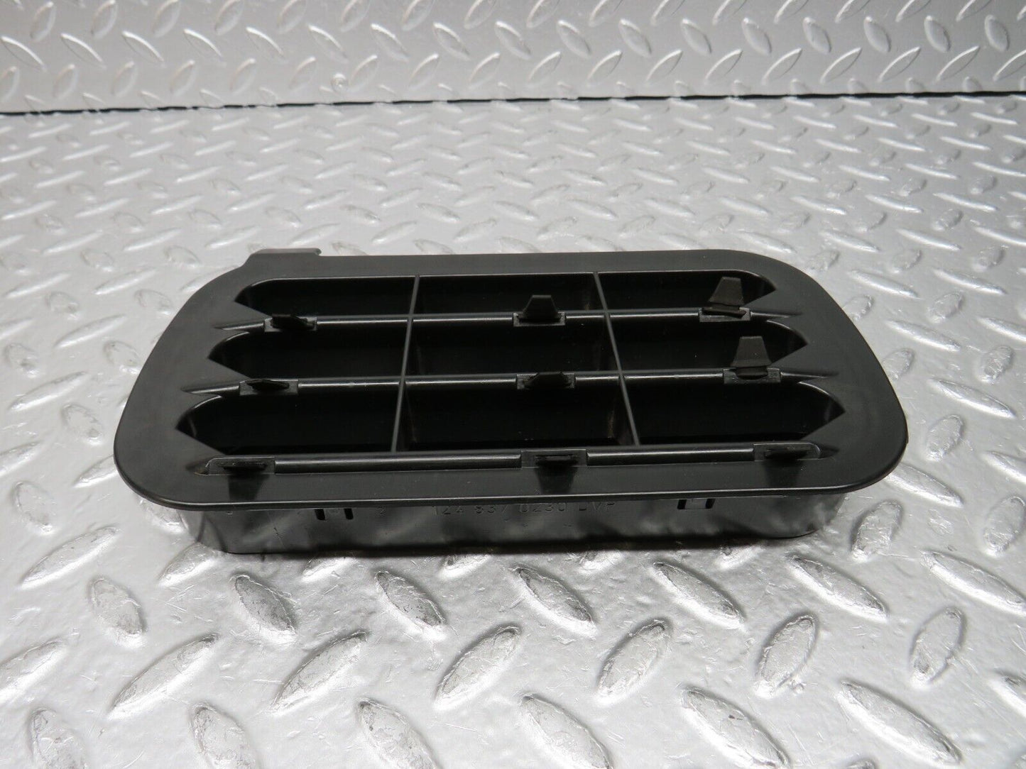 31390 Mercedes-Benz S124 220TE Wagon Air Intake Vent 1248370230 1248370242