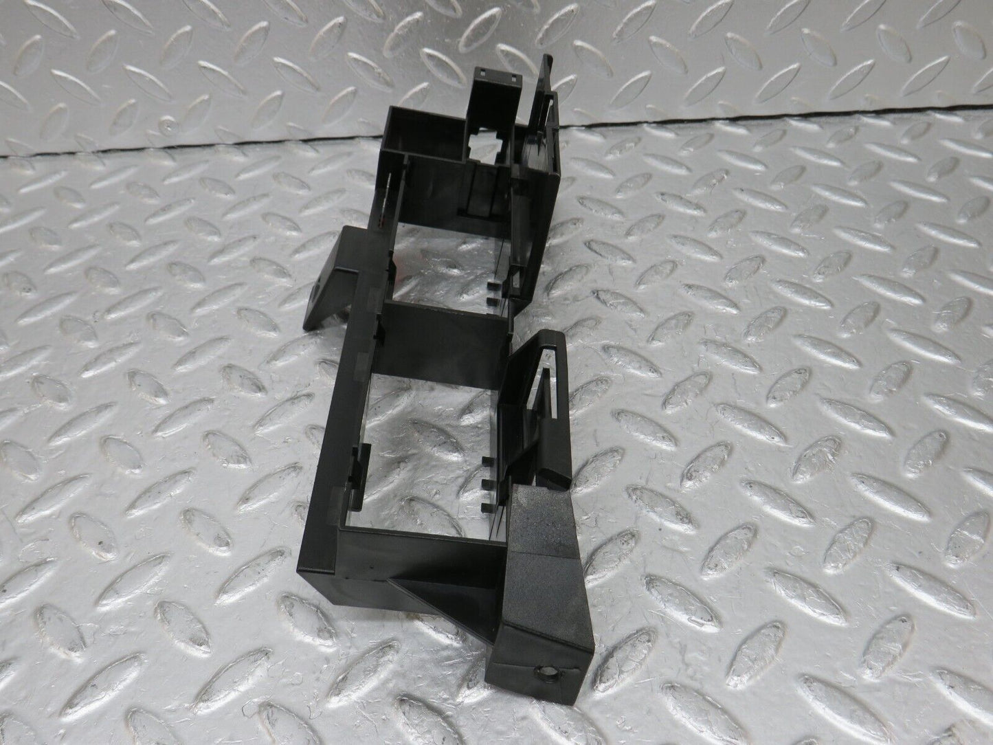 34810 Mercedes-Benz W210 320E Fuse Box Fuse Holder 2105460543