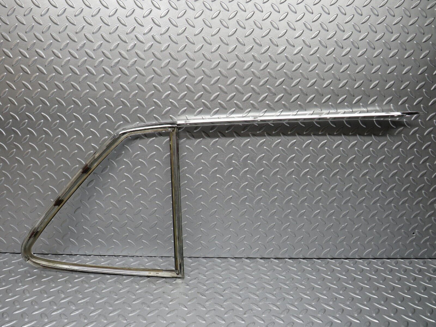 40196 Mercedes-Benz R107 Hardtop Side Window Chrome Moulding Trim Left