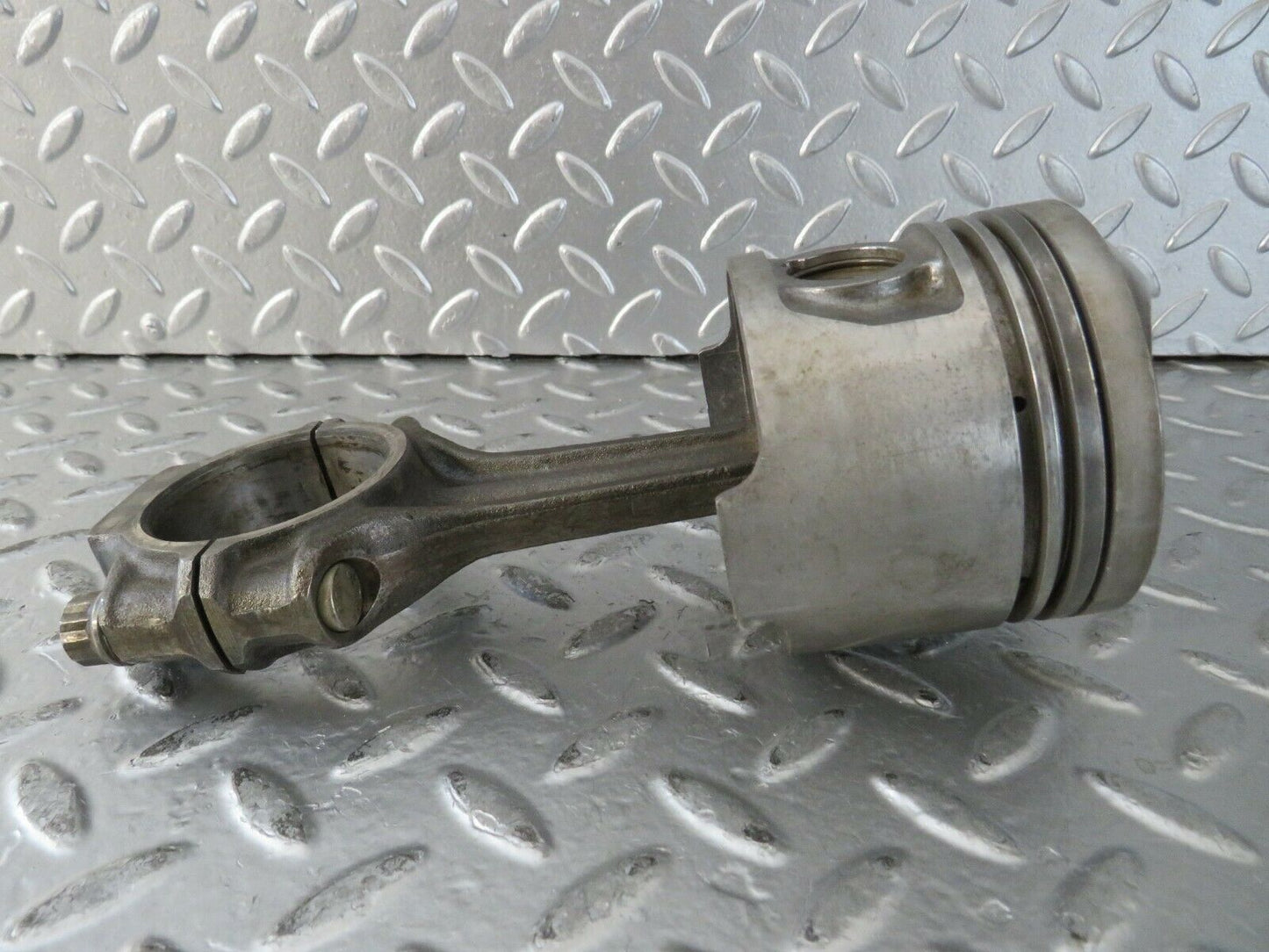 23582 Mercedes-Benz W114 280E Piston With Connecting Rod 86.00 mm