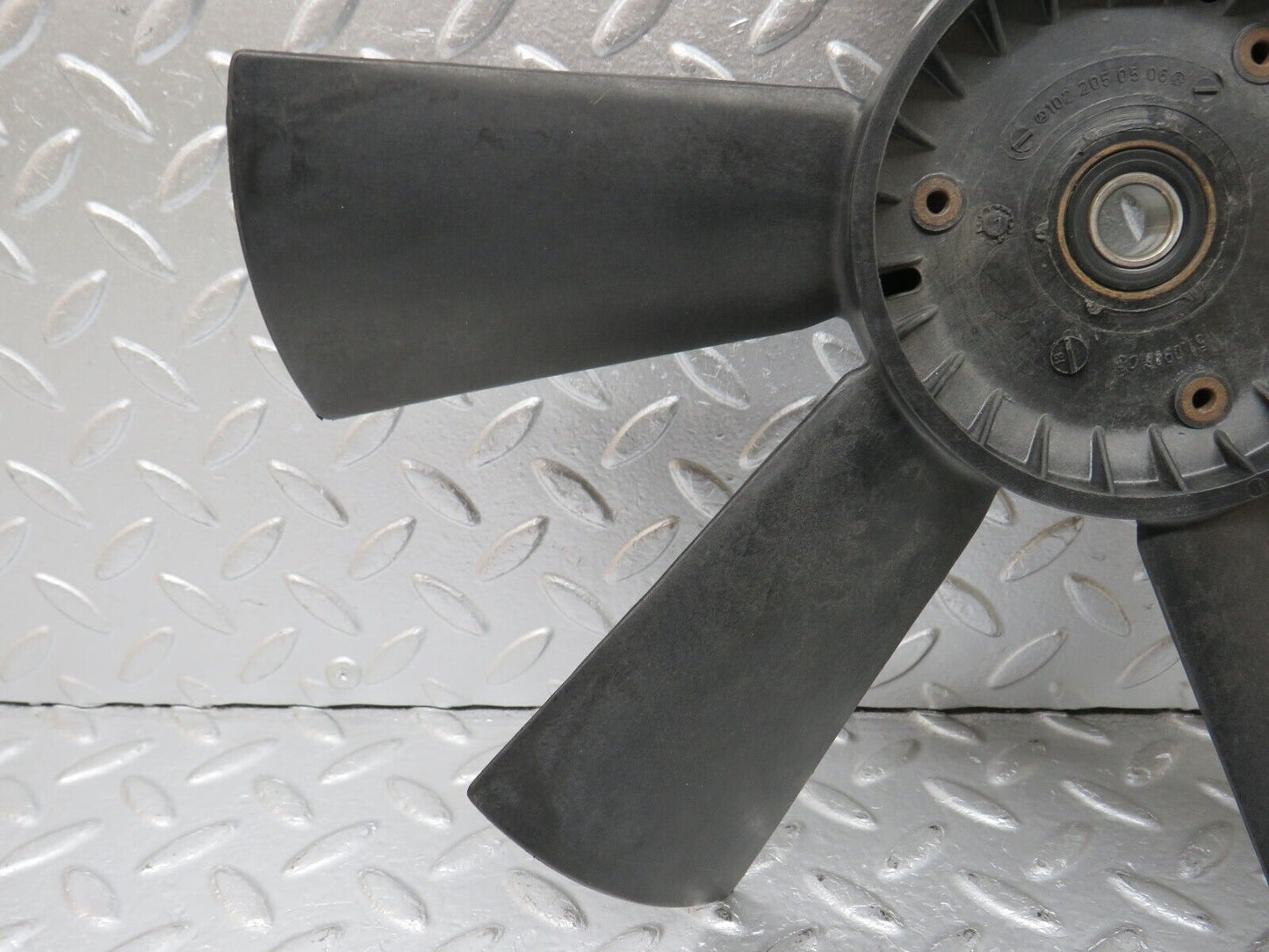 33741 Mercedes-Benz W201 190E Engine Cooling Fan 1022050506