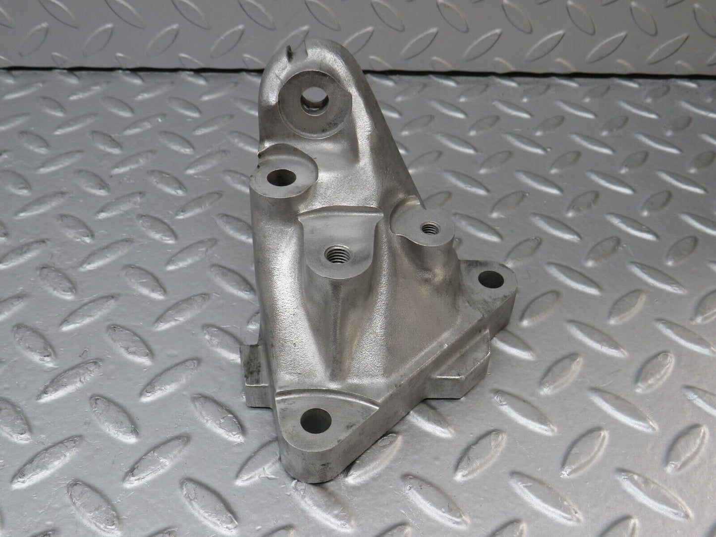 36788 Mercedes-Benz W201 190E 2.0L Engine Mount Bracket Left Side 1022234104
