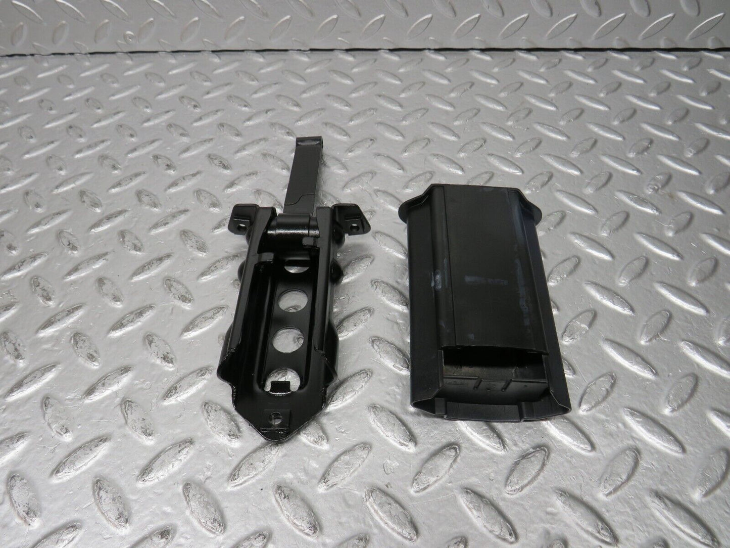 31529 Mercedes-Benz S124 220TE Wagon Door Safety Check Strap