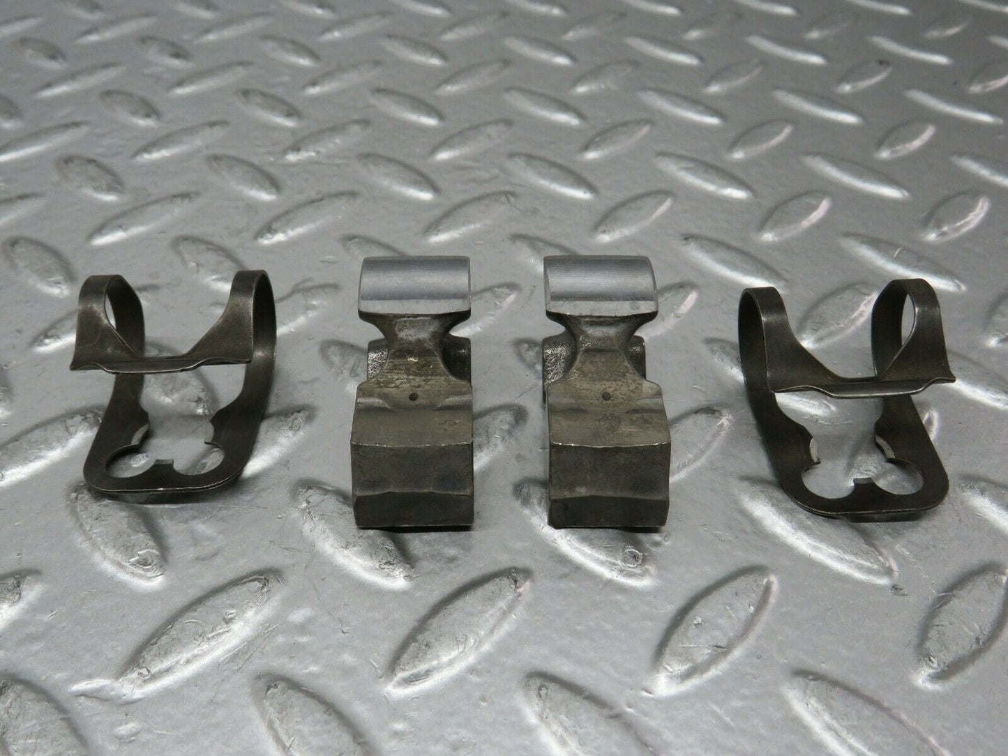 23575 Mercedes-Benz W114 280E Valve Rocker Arm With Retaining Spring