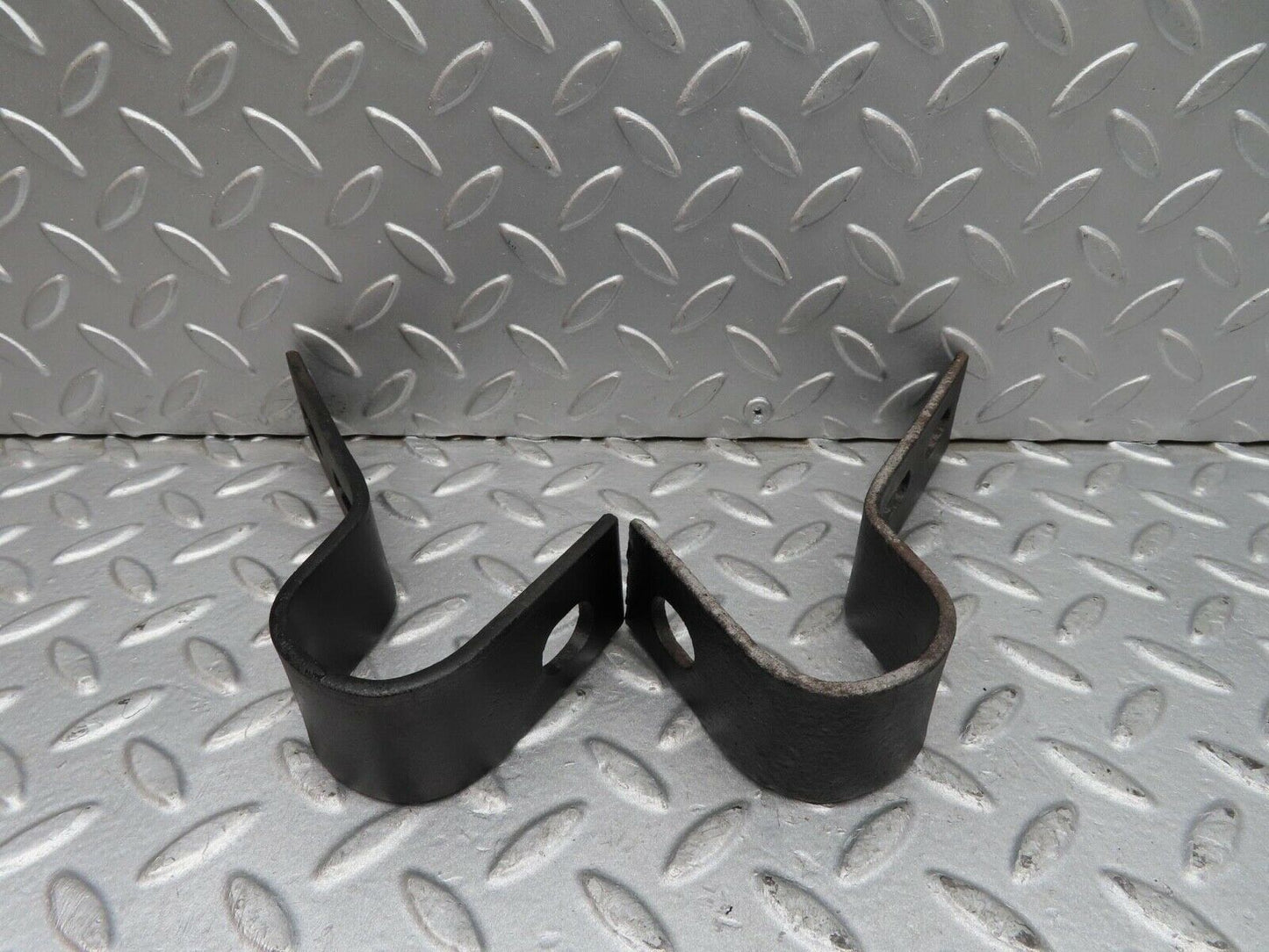 12636 Mercedes-Benz W108 280SE 3.5 Front Bumper Holder