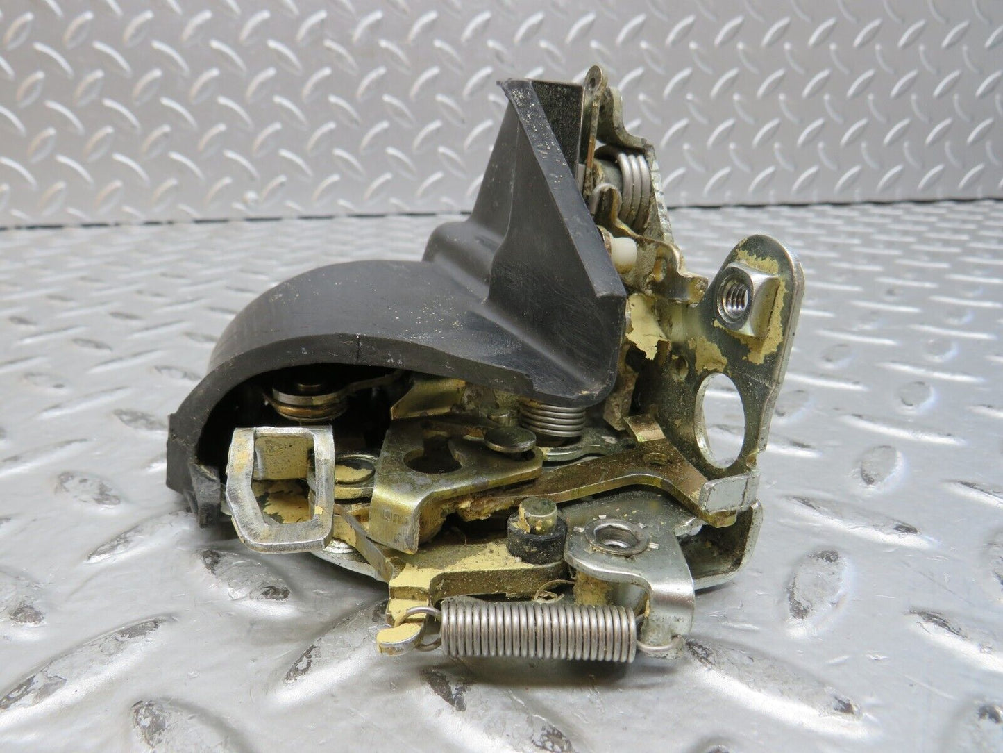 28741 Mercedes-Benz W123 230E Rear Right Door Lock Mechanism 1237230208