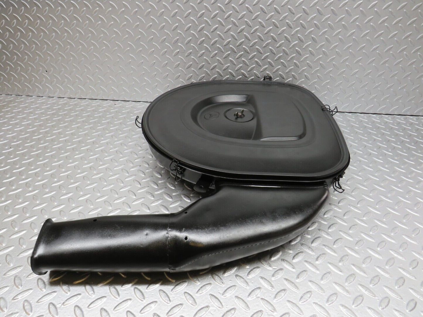 40101 Mercedes-Benz R107 350SL Air Filter Box Housing 0080948902