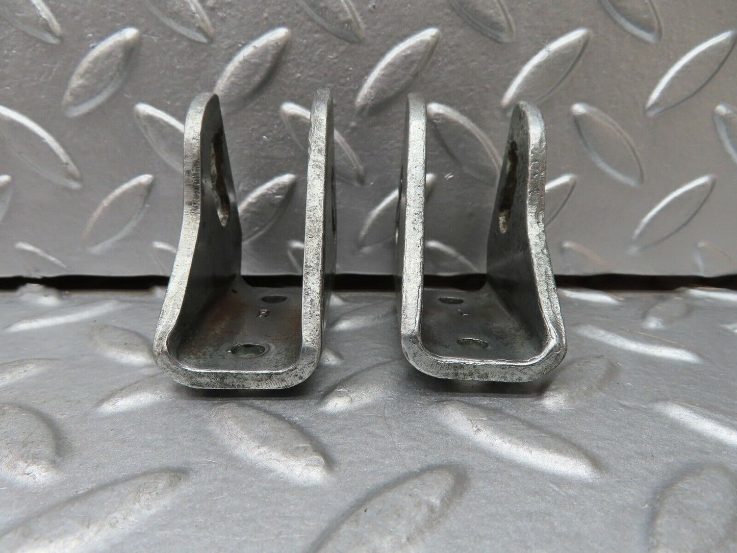 20506 Mercedes-Benz R107 450SL Soft Top Bracket Pair