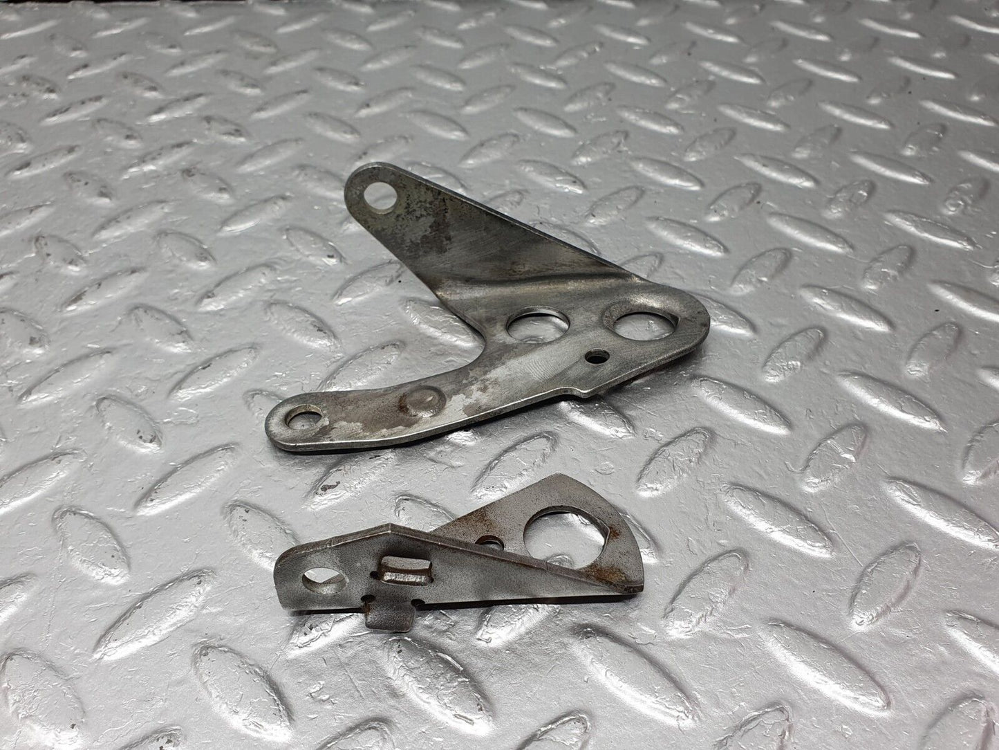 41617 Mercedes-Benz W124 200E Engine Lifting Eyes Hooks