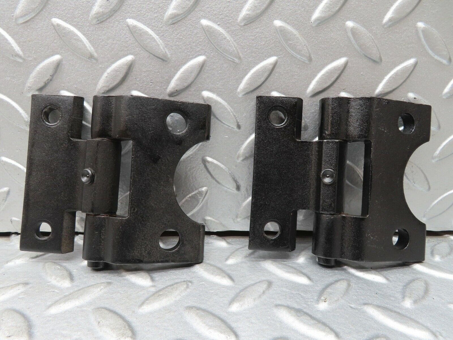 17829 Mercedes-Benz W116 450SEL Door Hinges Front Right
