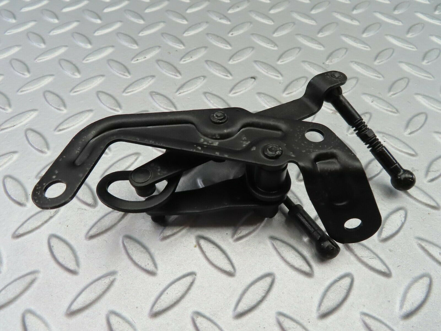 7105 Mercedes-Benz C107 350SLC Coupe throttle linkage