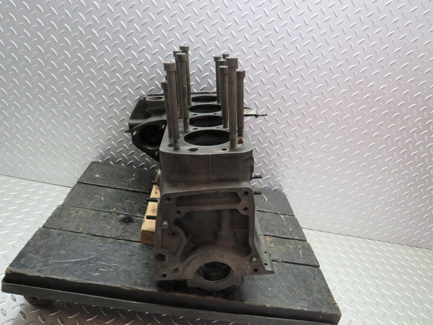 0346 Mercedes-Benz W123 220D Engine Block 6150111101