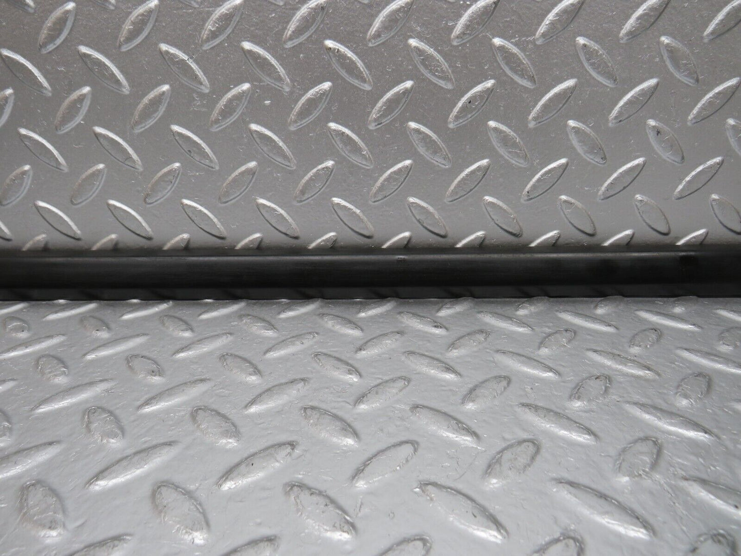 30788 Mercedes-Benz W201 190E 2.0L Front Right Door Centre Moulding Trim