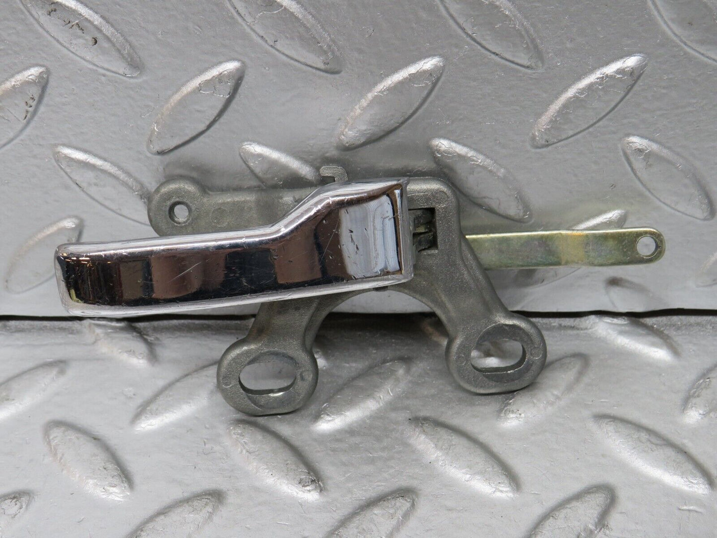 29689 Mercedes-Benz W123 230E Front Right Door Opener Door Handle