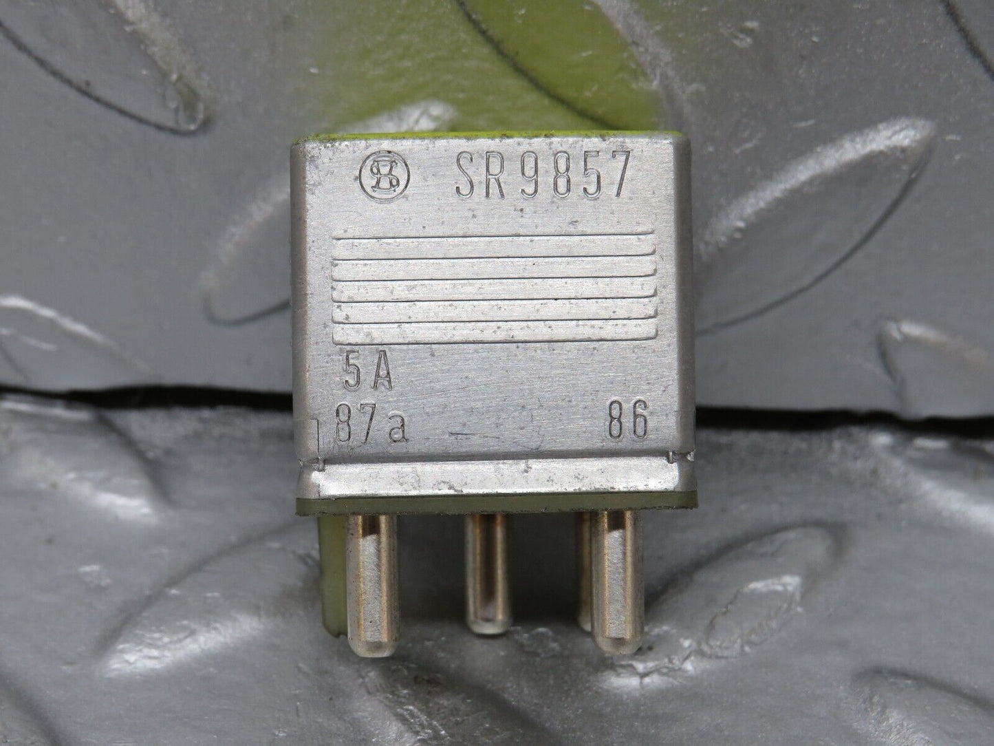 36708 Mercedes-Benz W201 190E 2.0L Fuel Cut Off Relay 0015426119