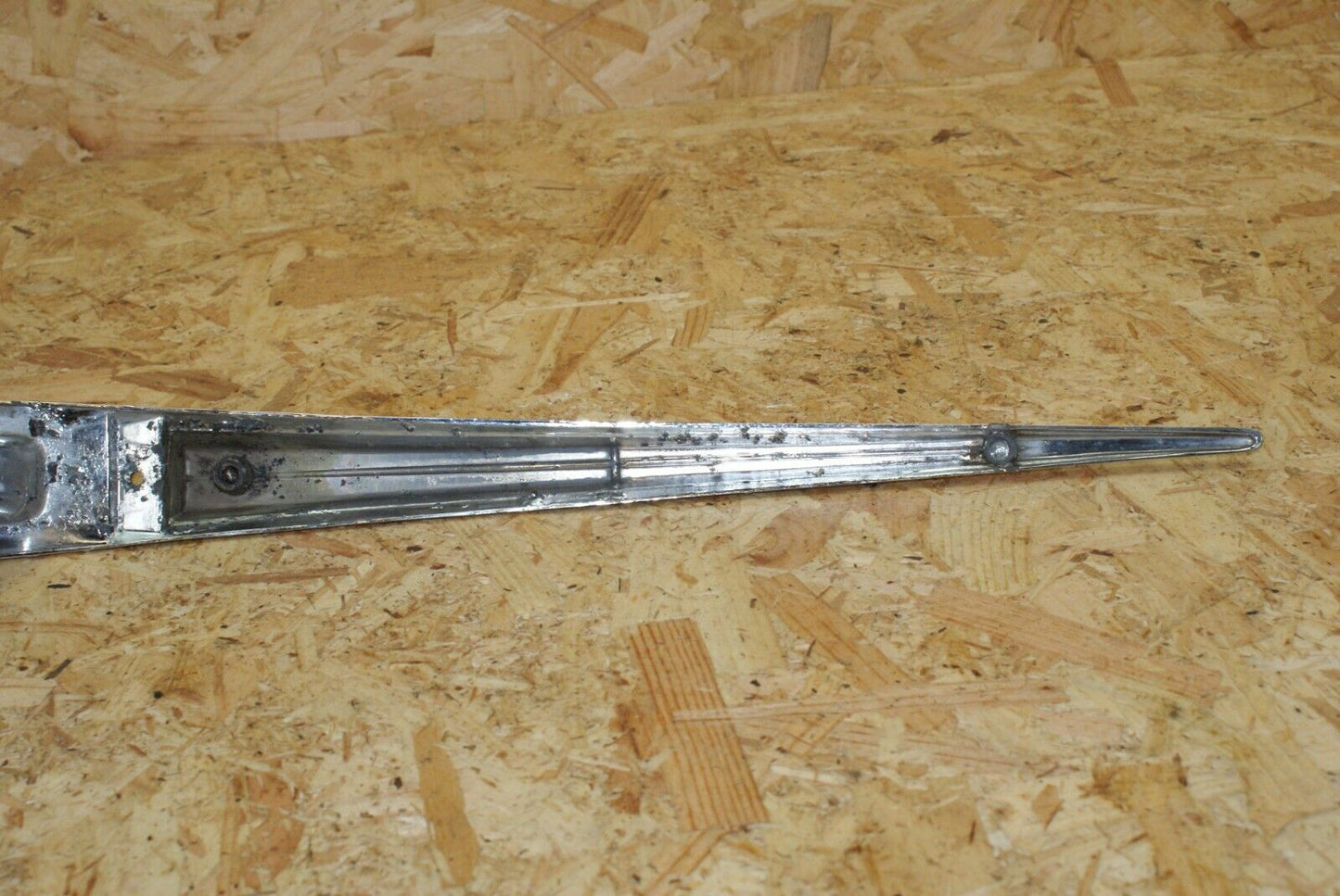 2292 Mercedes-Benz W105 219 PONTON Top Fender Chrome  K13243