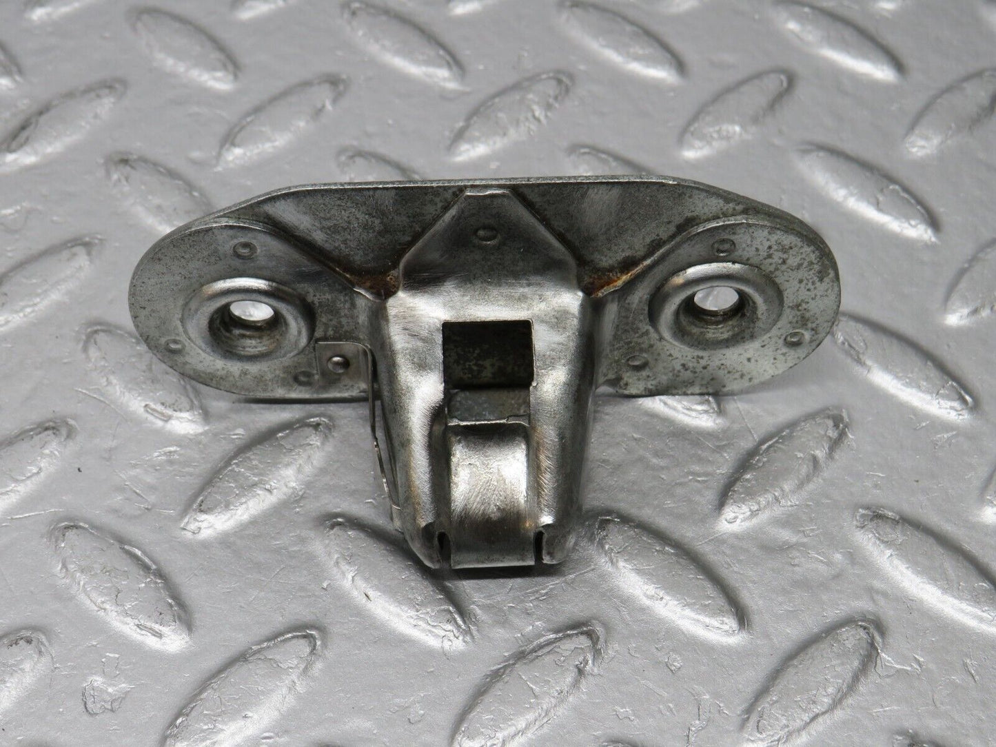 39116 Mercedes-Benz R107 500SL Coupe Trunk Lock Latch