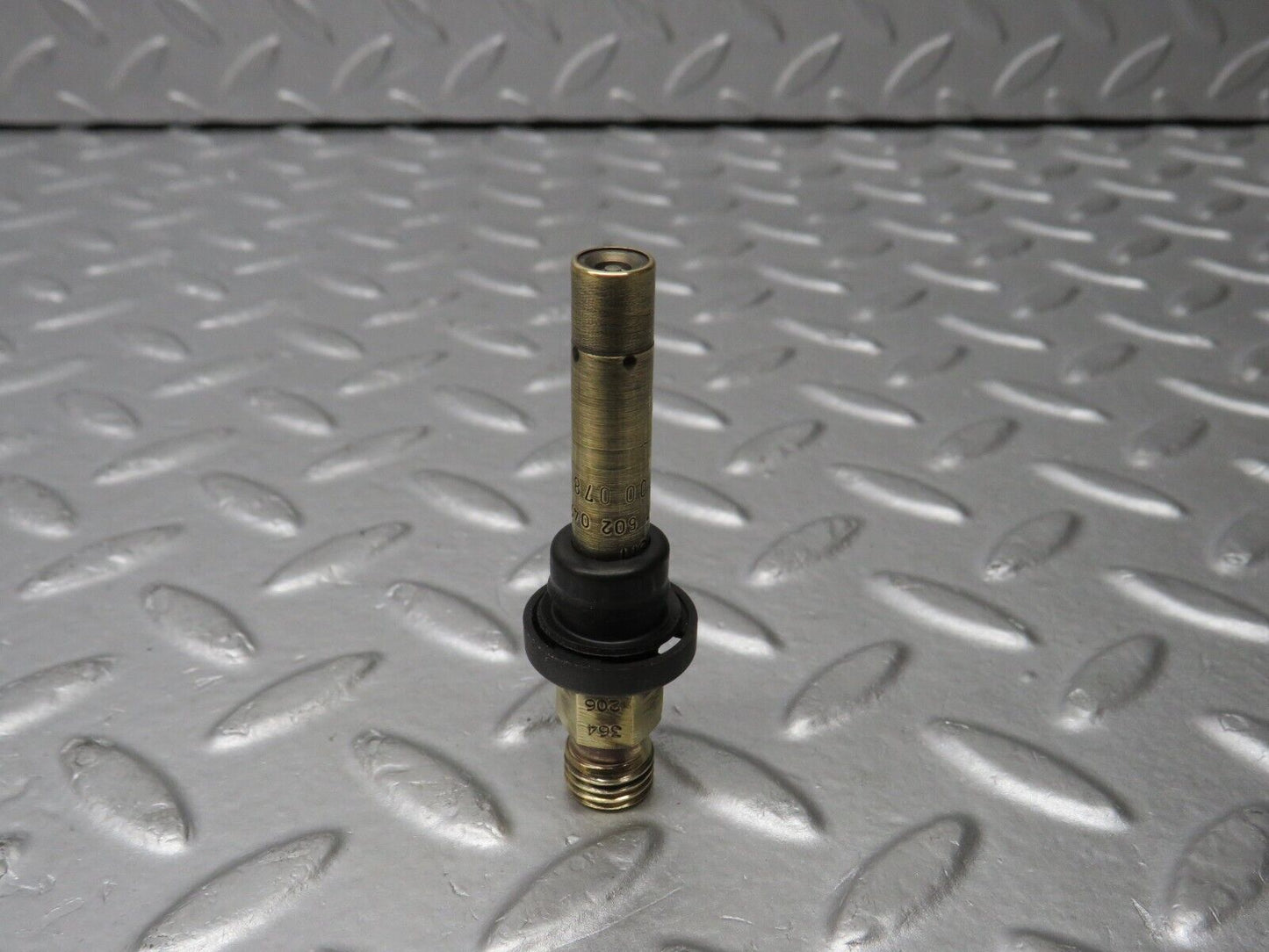 38903 Mercedes-Benz W201 190E 2.6L Fuel Injector Bosch 0000785623 0437502047