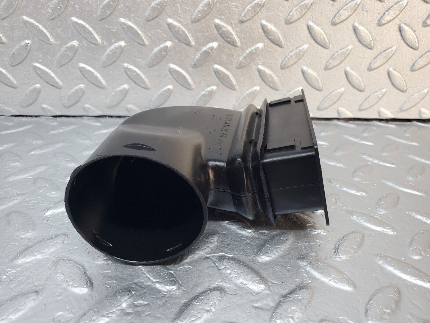 45928 Mercedes-Benz W126 420SE Heating Air Duct Right 1268311646 1268310830