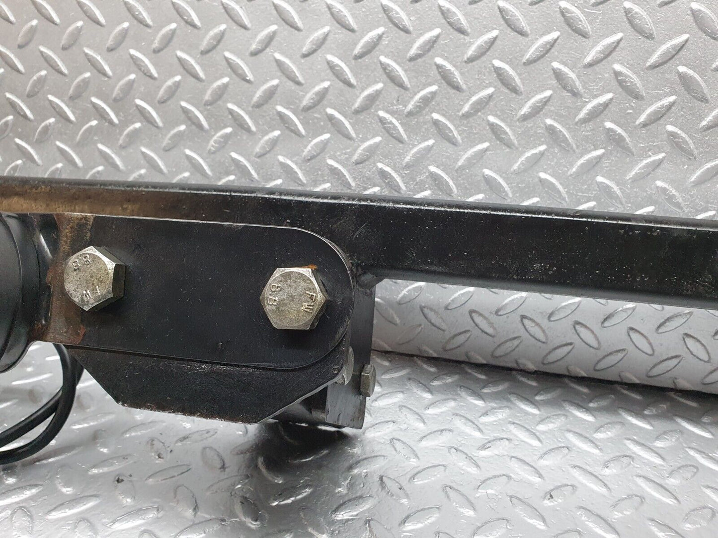 42122 Mercedes-Benz W202 C200 Genuine Tow Bars
