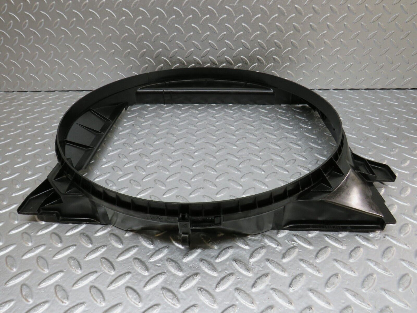 34121 Mercedes-Benz W124 260E Radiator Fan Shroud Fan Cover 1245052555