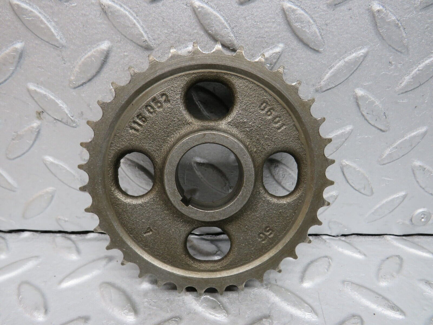 37608 Mercedes-Benz W109 300SEL Camshaft Timing Gear 1160520601