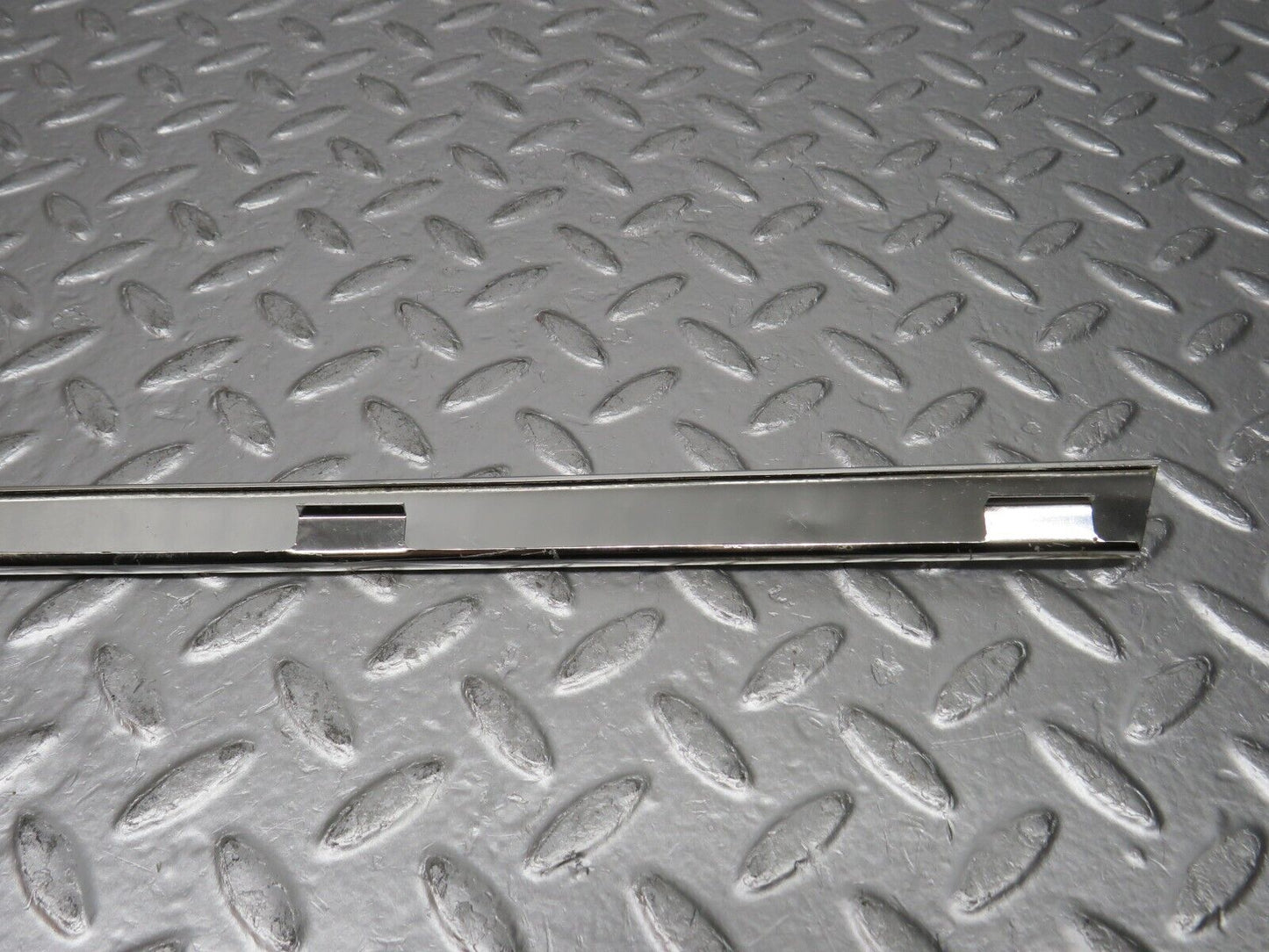 0742 Mercedes-Benz C107 350SLC Coupe Rear Left Window Chrome