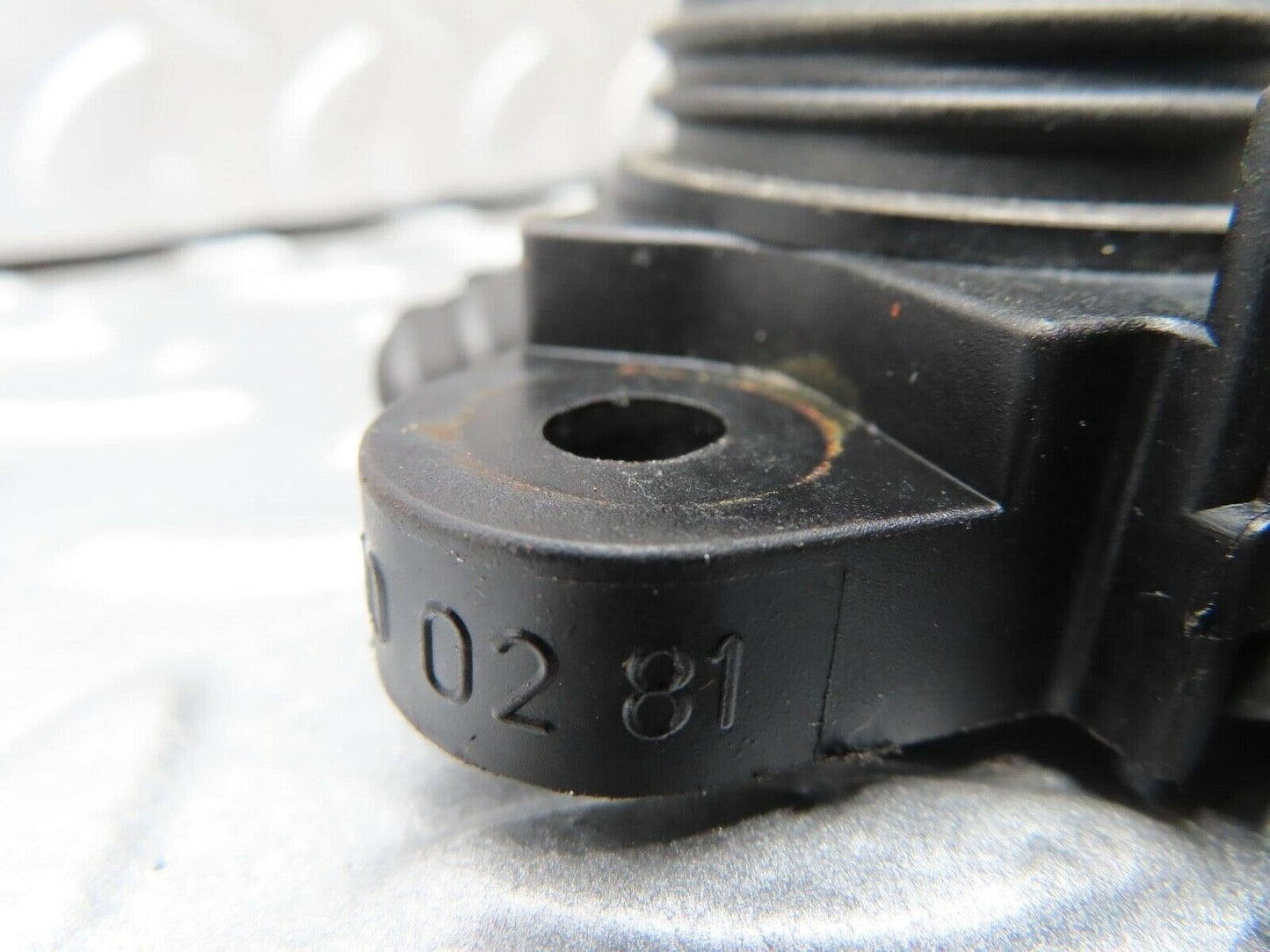 16380 Mercedes-Benz W124 260E Diagnostic Connector 2015400282