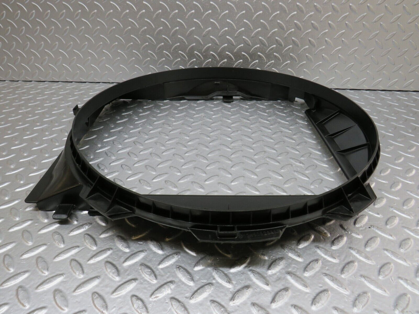 34121 Mercedes-Benz W124 260E Radiator Fan Shroud Fan Cover 1245052555