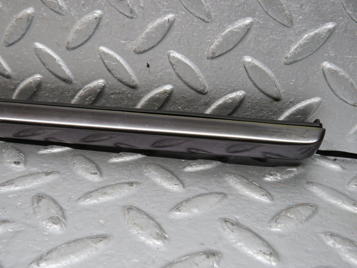 39658 Mercedes-Benz R129 320SL Coupe Trunk Lid Handle Trim 1297580396