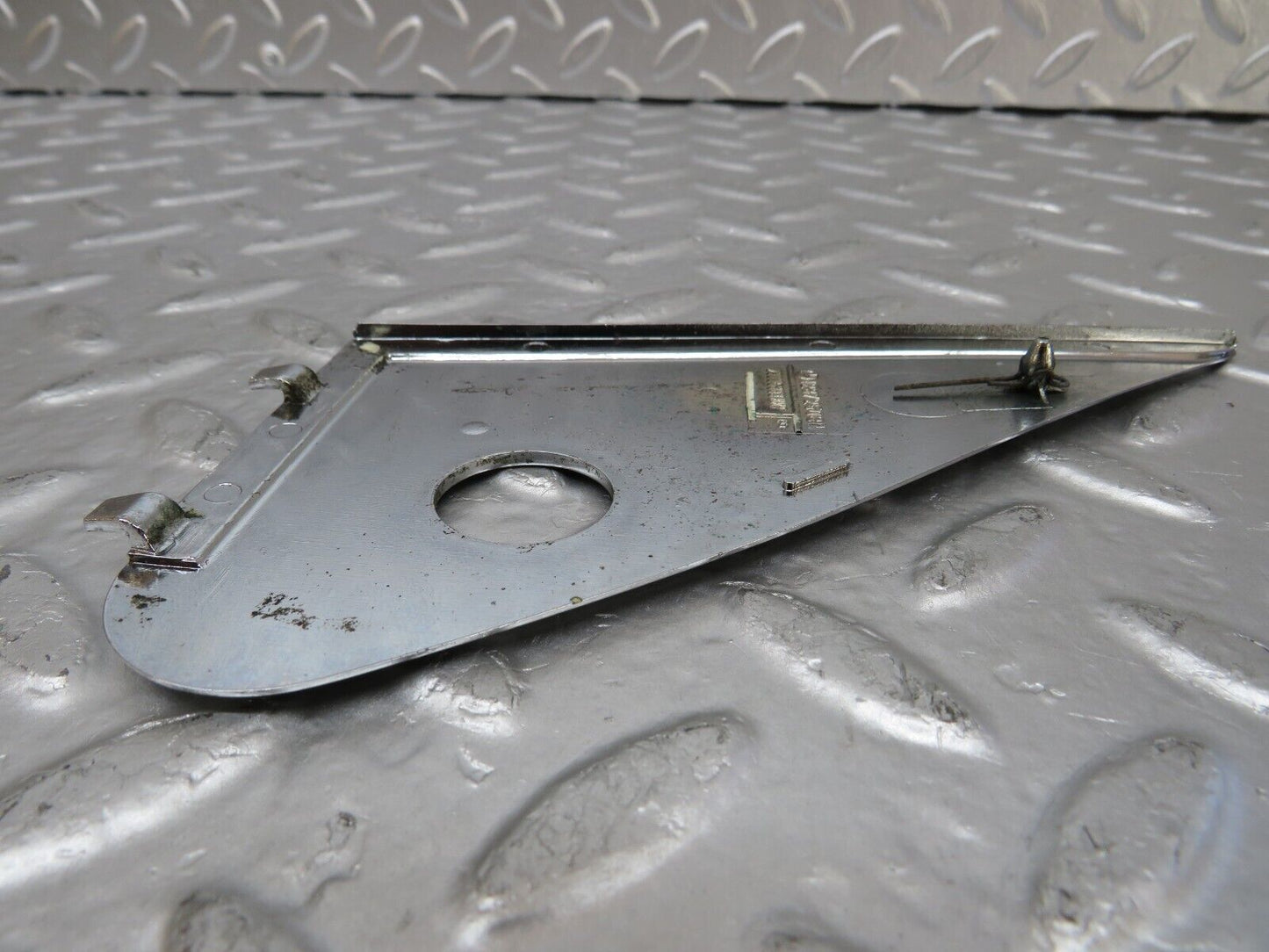 25558 Mercedes-Benz W123 200 Mirror Triangle Cover Right 1237250811