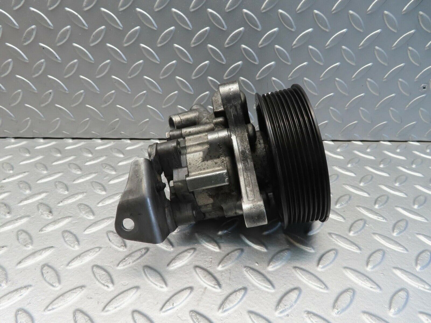 11298 Mercedes-Benz W221 S320 Power Steering Pump 0044669801