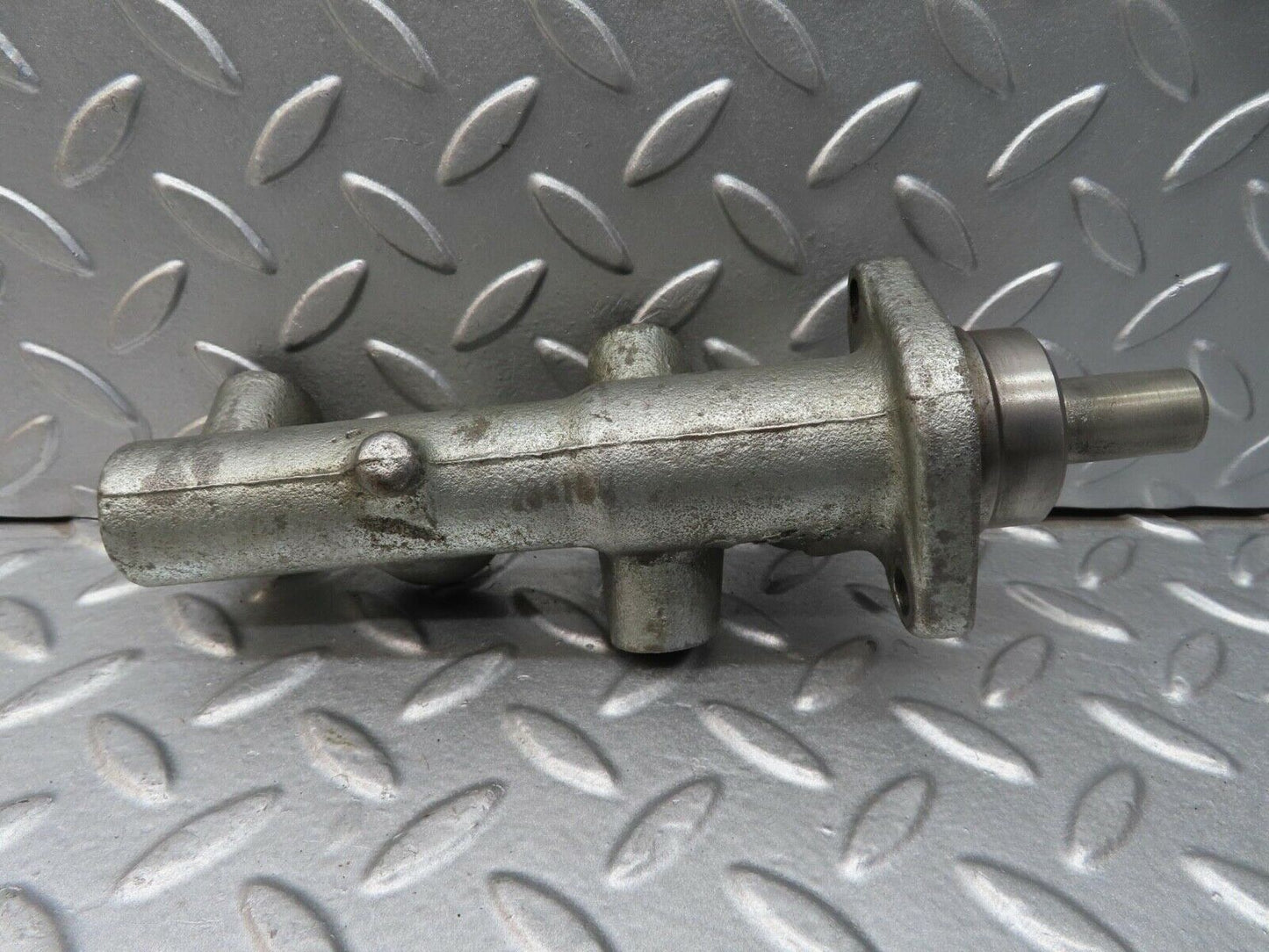 14282 Mercedes-Benz W116 350SE Brake Master Cylinder