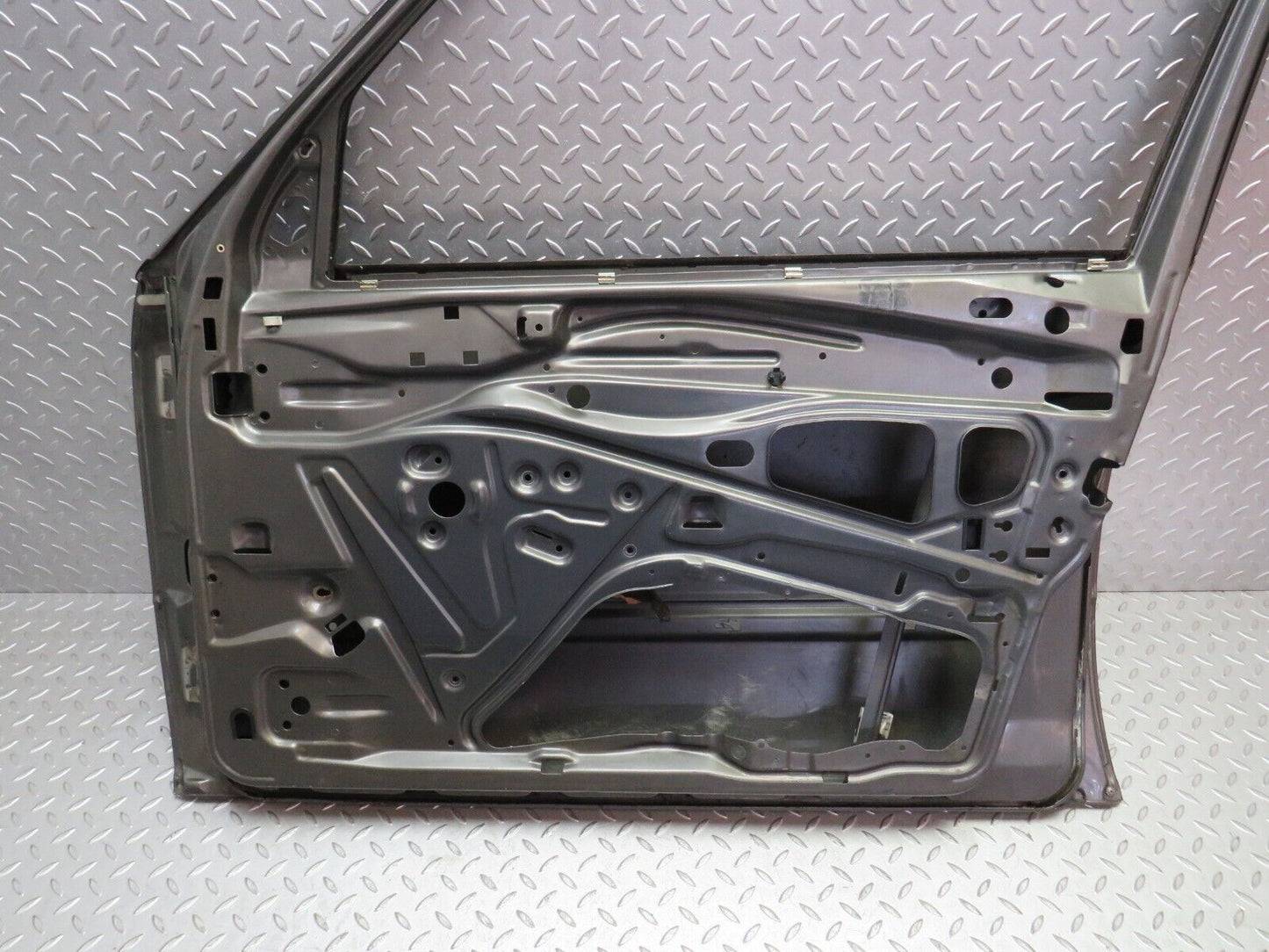 35336 Mercedes-Benz W124 Front Right Door