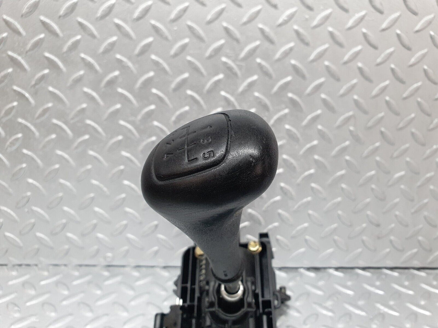42863 Mercedes-Benz W201 190 2.0L Manual Gear Selector 1242670140 1242601094 2012670480