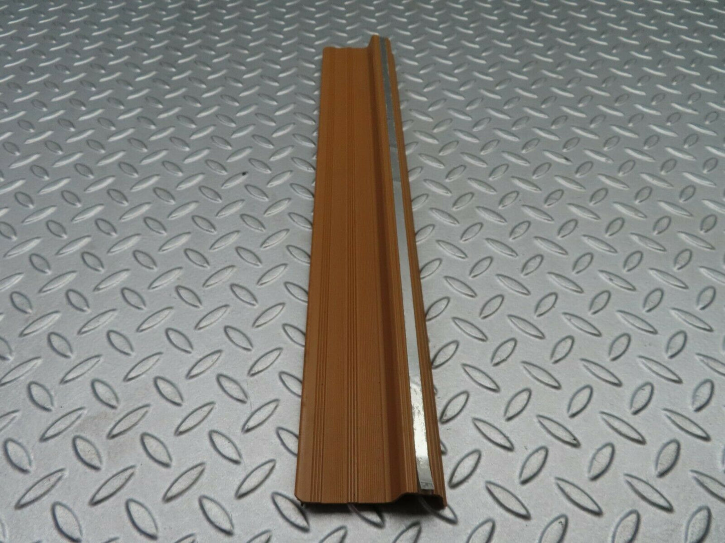 5664 Mercedes-Benz W123 200 Rear Right Door Sill