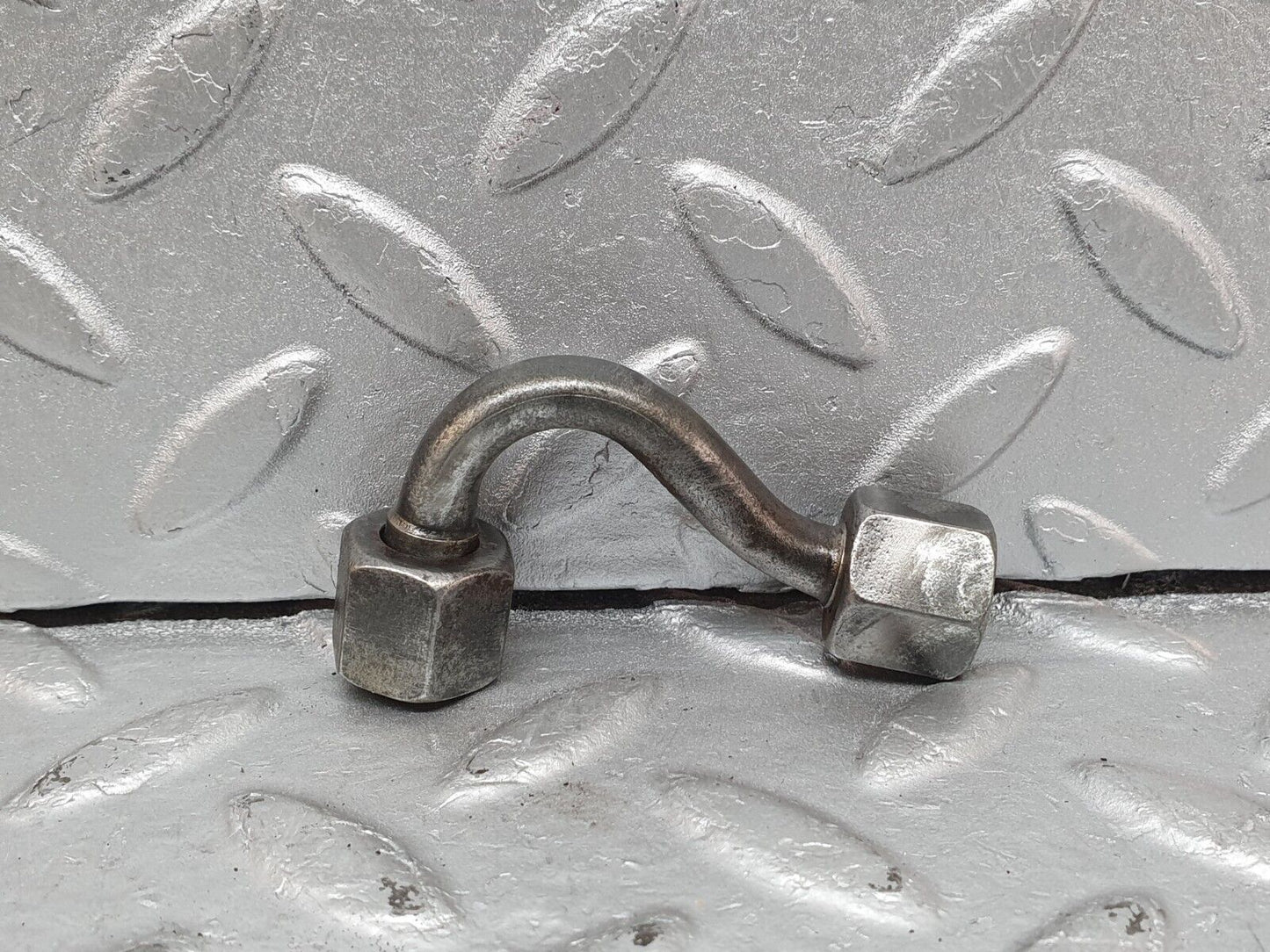 41251 Mercedes-Benz W126 300SE Fuel Line Pipe
