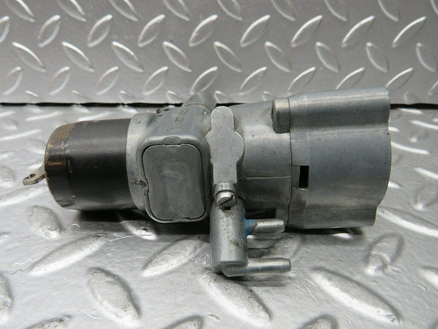 22812 Mercedes-Benz W116 Steering Lock Ignition Switch With Key