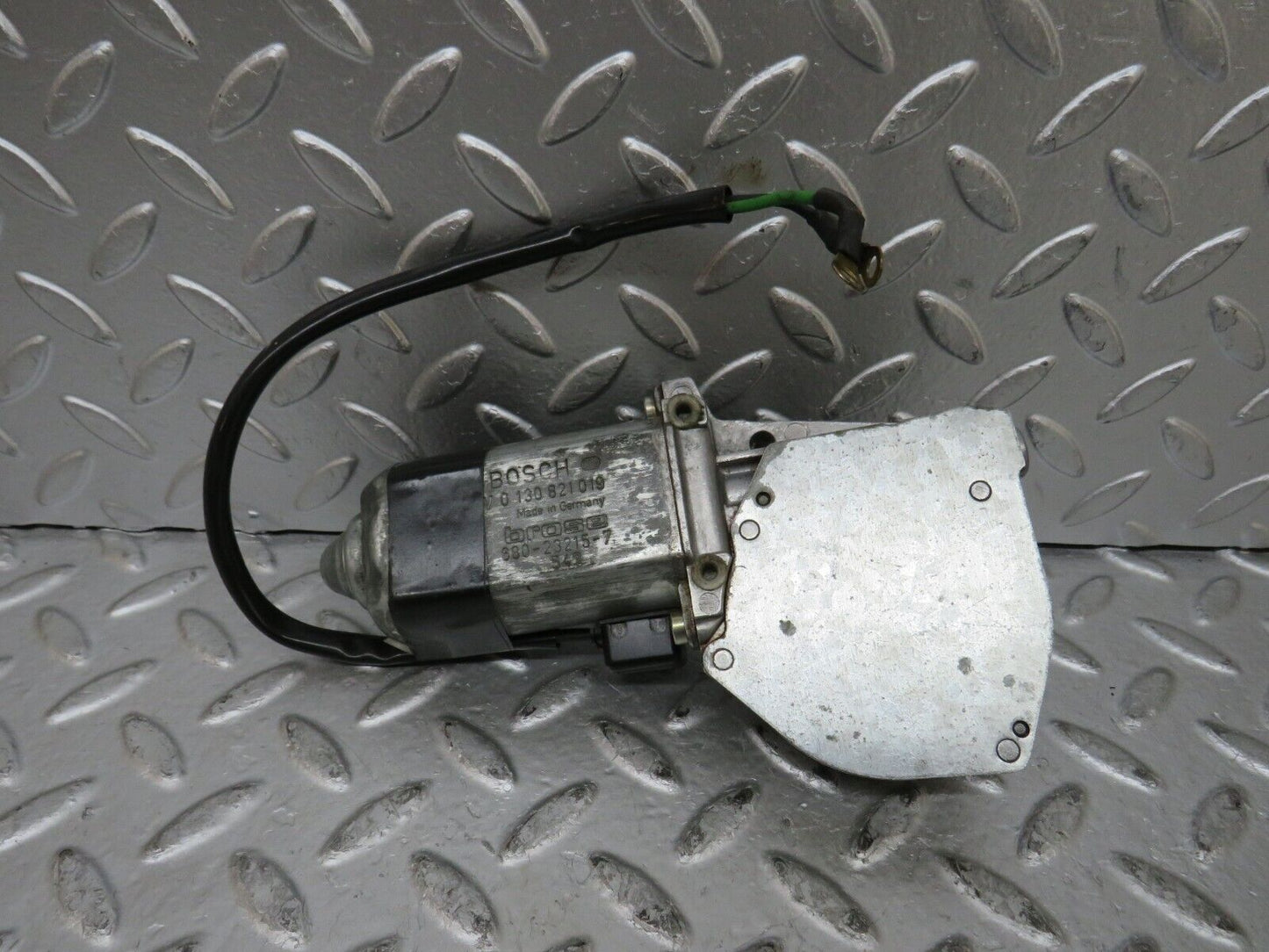 27414 Mercedes-Benz W123 280E Front Right Window Regulator Motor 0130821019