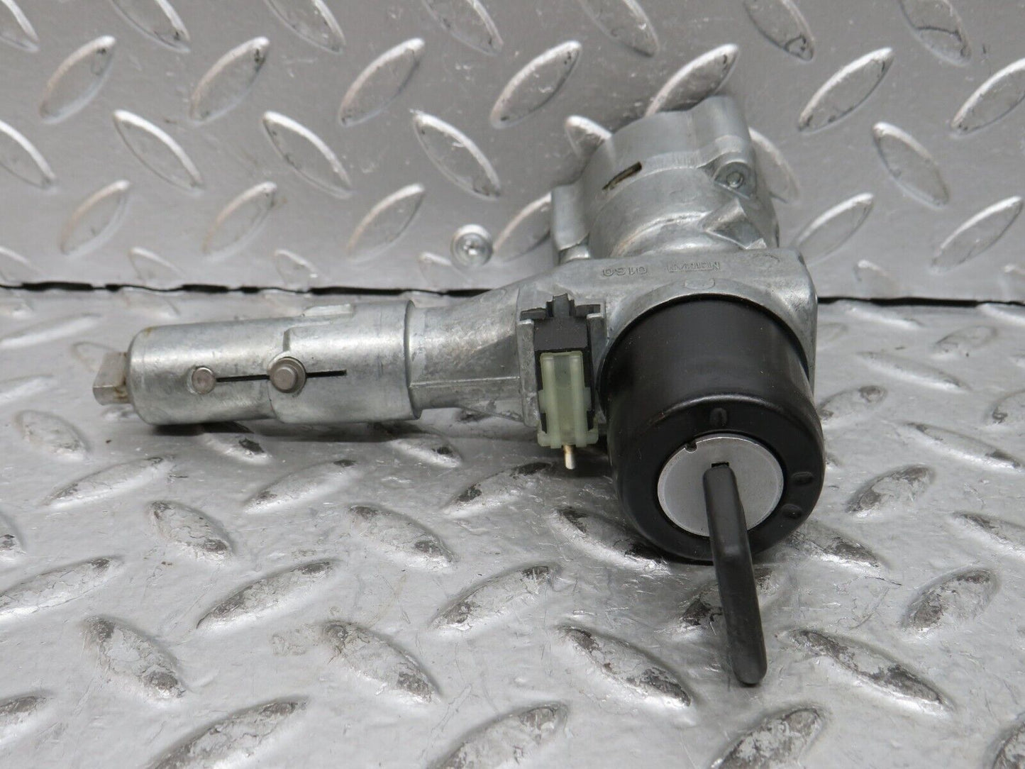 28898 Mercedes-Benz W123 280E Steering Lock Ignition Switch With Key