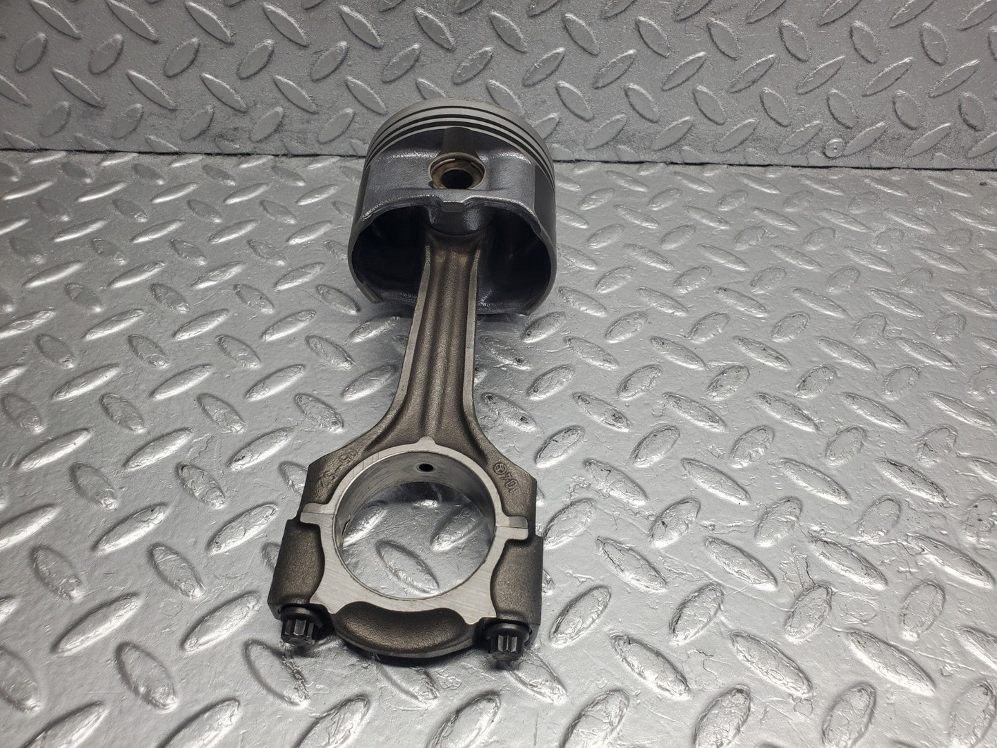 W124 Wagon piston with connecting rod used OEM